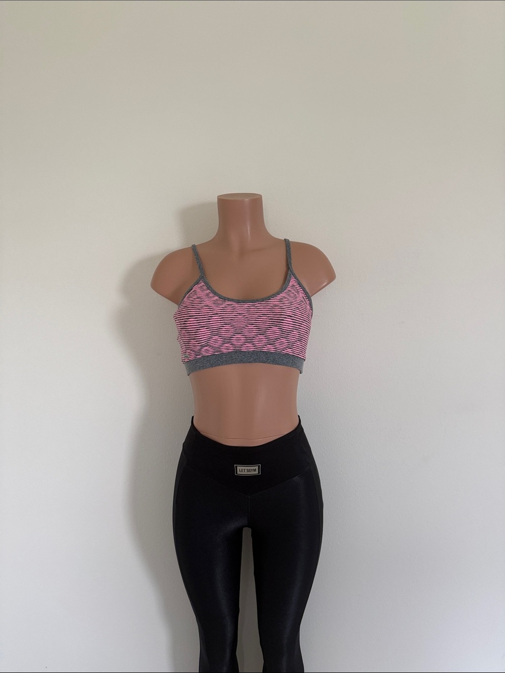 Pink & Gray Strappy Seamless Crop Sports Bra size large BIA BRAZIL